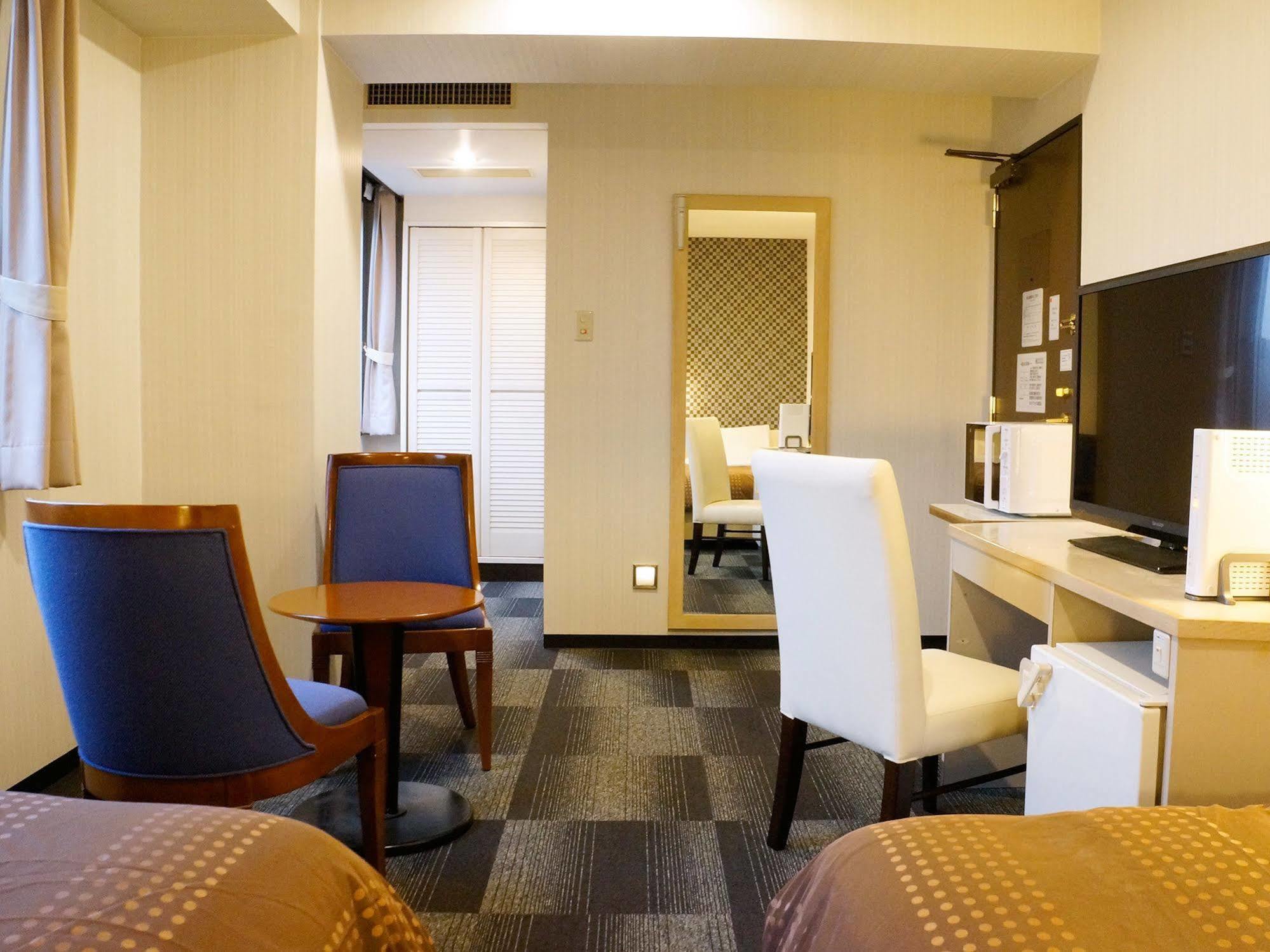 Livemax Kyoto Gojo Hotell Exteriör bild