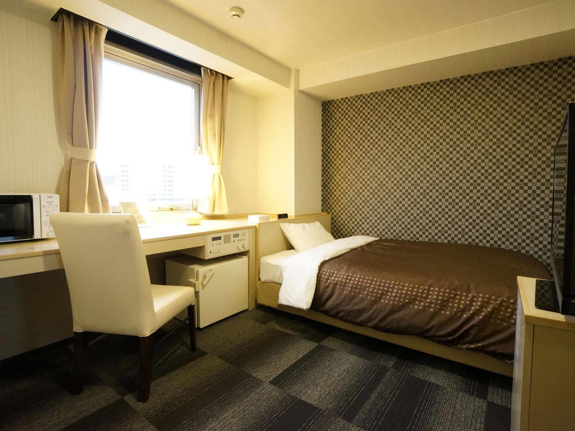 Livemax Kyoto Gojo Hotell Exteriör bild