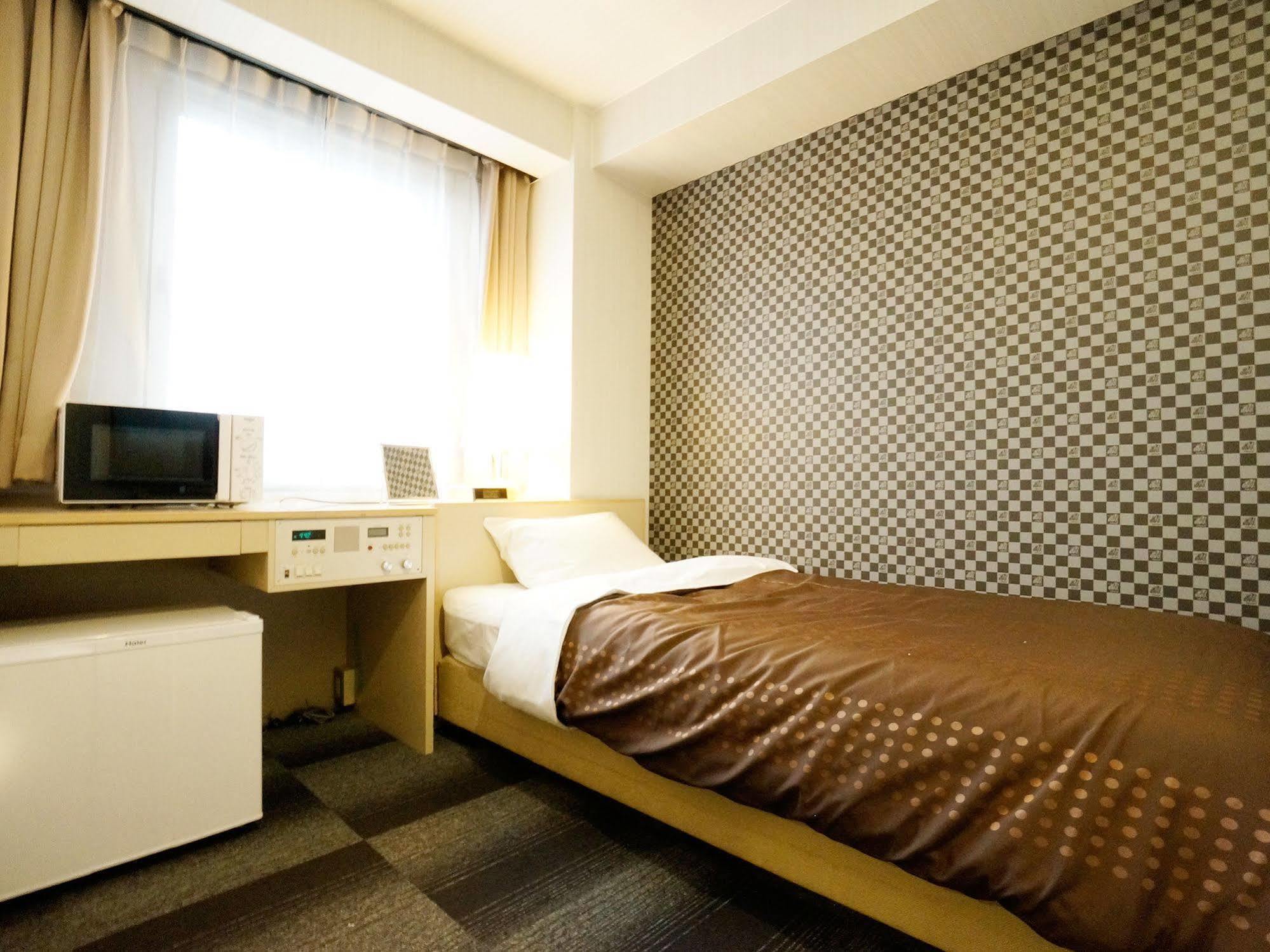 Livemax Kyoto Gojo Hotell Exteriör bild